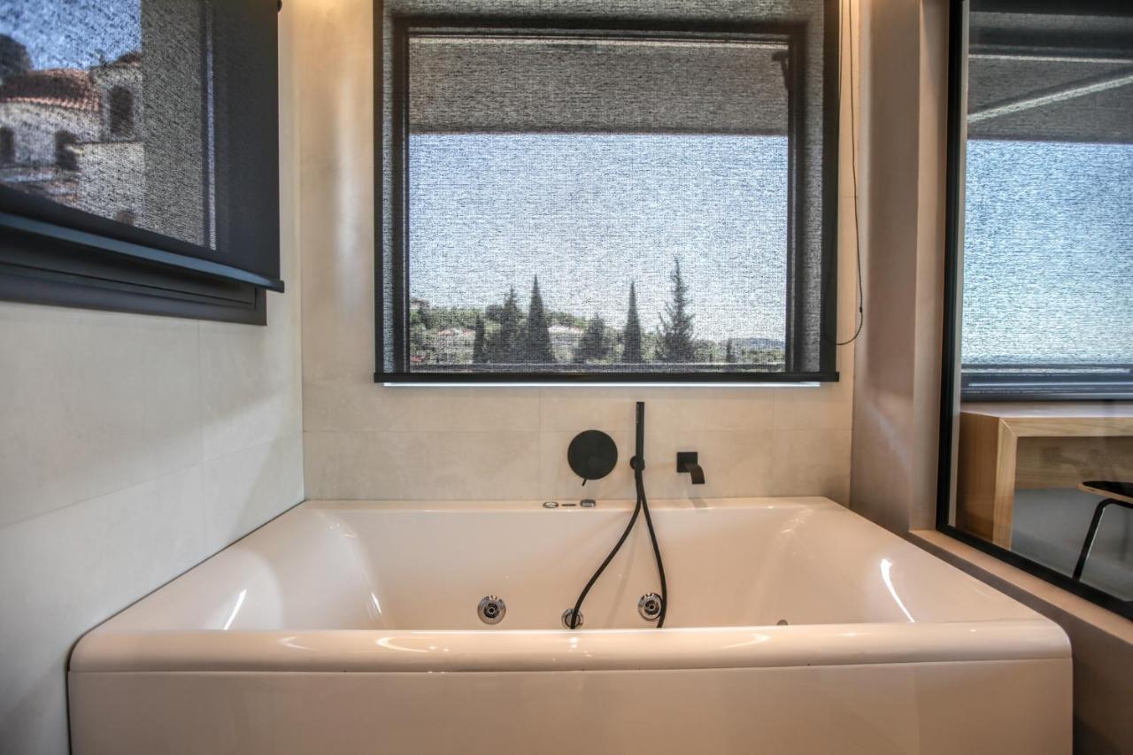 Meteora Heaven And Earth Premium Suites - Adults Friendly Kalambaka Eksteriør billede