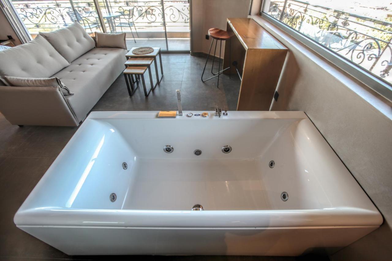 Meteora Heaven And Earth Premium Suites - Adults Friendly Kalambaka Eksteriør billede